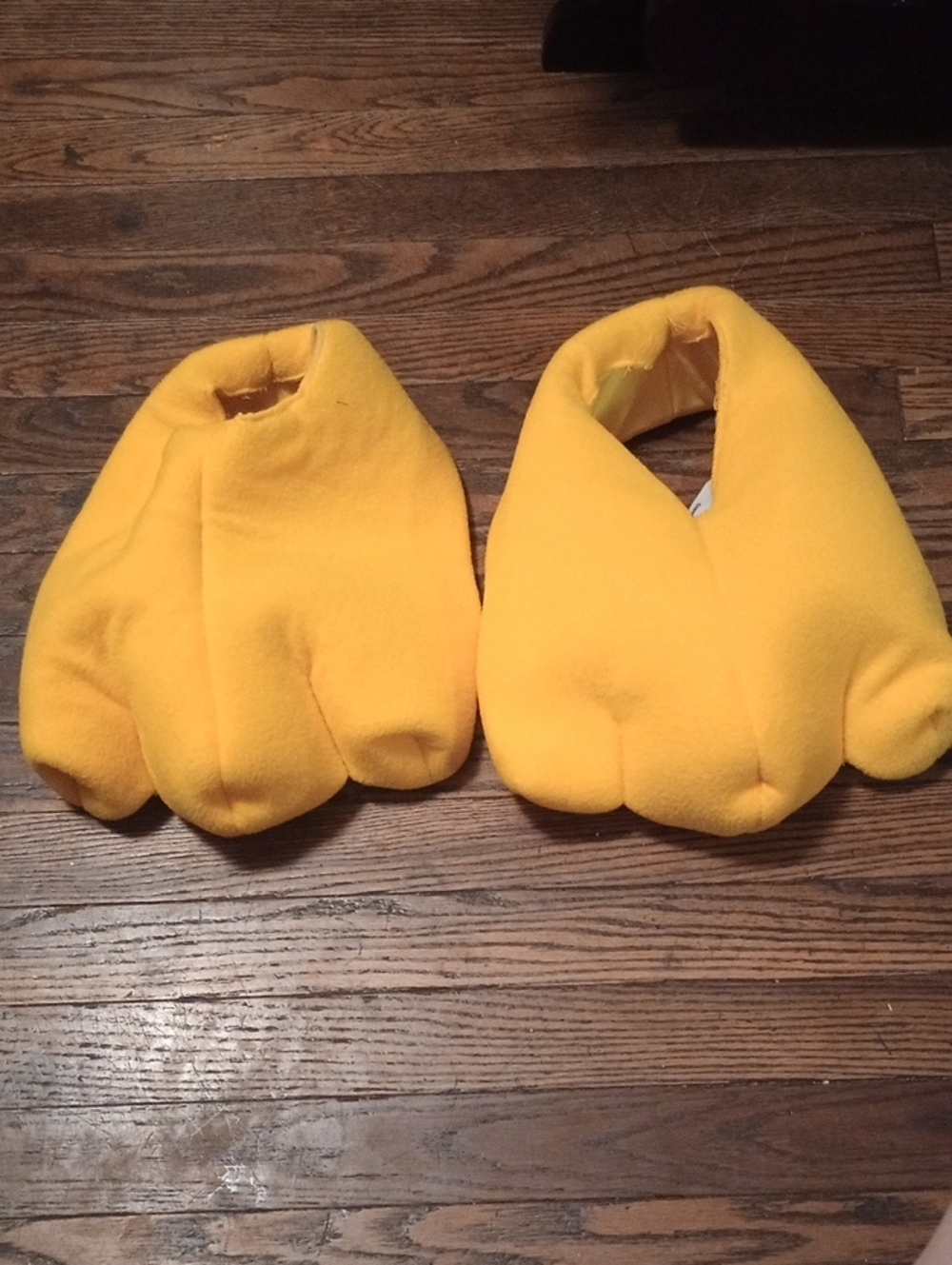 Youth To Small Adult Garfield Feet Plush Covers
